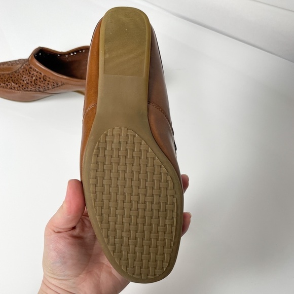 Rialto Comfort brown mule slide shoes w/ eyelet pattern | Sz. 9.5 - Picture 6 of 7